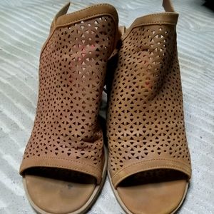 Open towed heels size 9